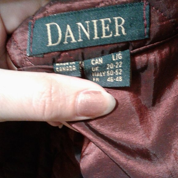 Burgundy trend! Vtg Danier quilted genuine suede reversible coat - Picture 14 of 15